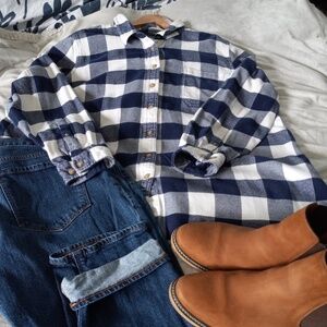 L.L. Bean - Flannel Shirt-Women's- SZ 2XL- Colour Navy/ White Plaid